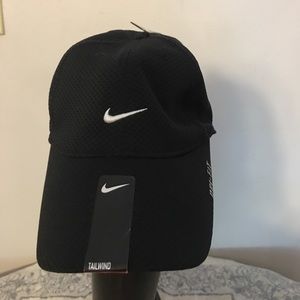 NWT Nike Tailwind hat